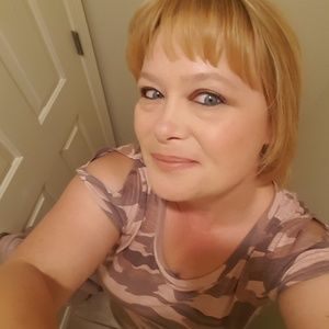 Meet your Posher, Valarie